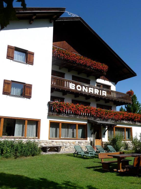 Garni Bonaria Aparthotel Corvara In Badia Kültér fotó