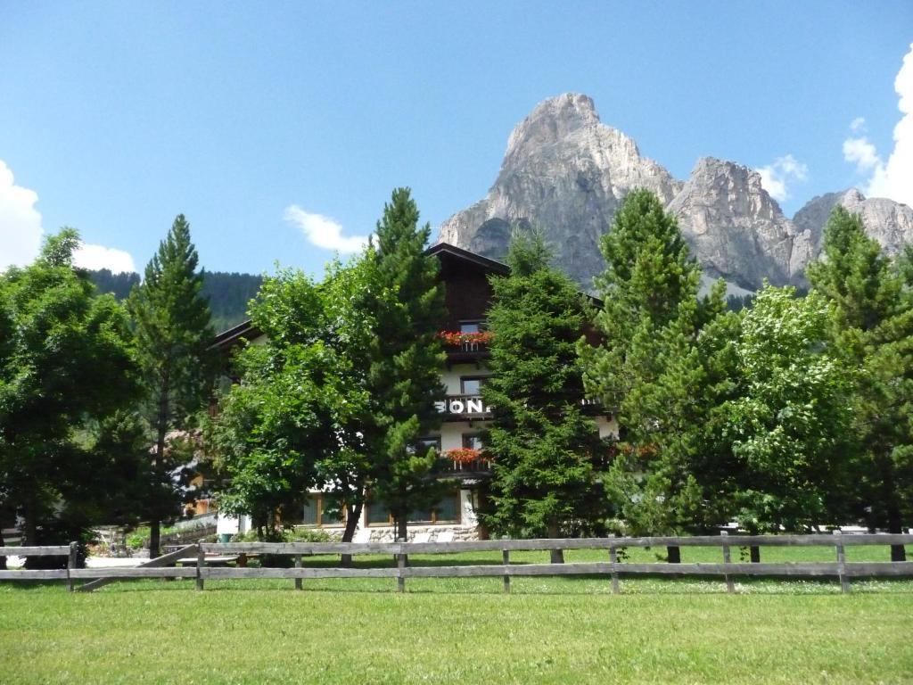 Garni Bonaria Aparthotel Corvara In Badia Kültér fotó